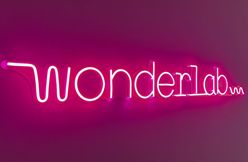 A neon WonderLab sign